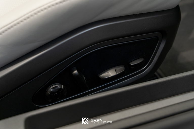 Porsche 992 Carrera 4