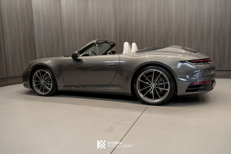 Porsche 992 Carrera 4