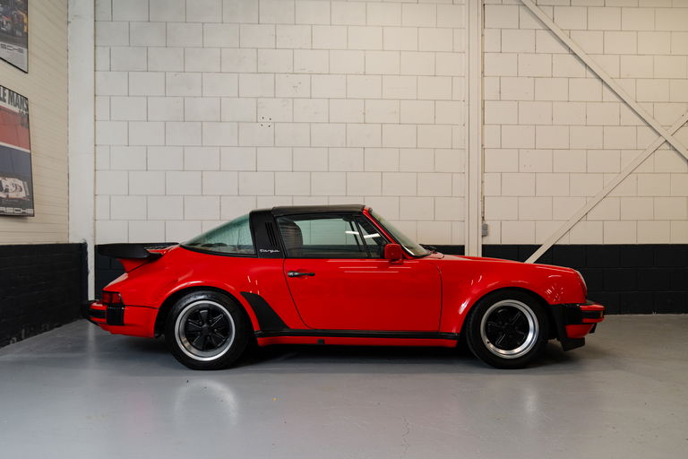 Porsche 911 Carrera 3.2 (US)