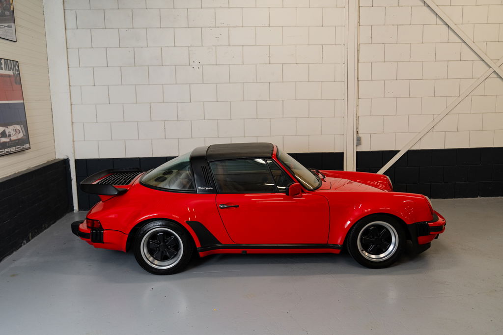 Porsche 911 Carrera 3.2 (US)