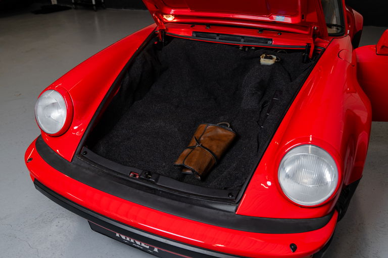 Porsche 911 Carrera 3.2 (US)