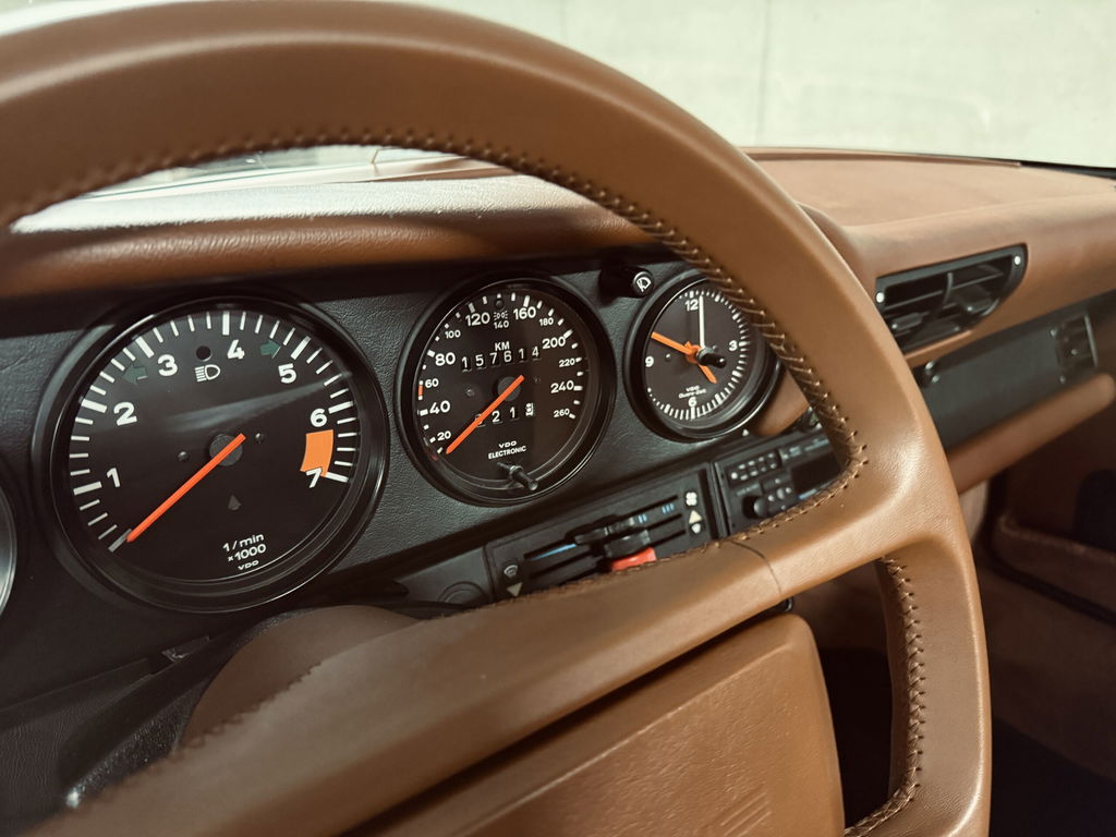 Porsche 911 Carrera 3.2