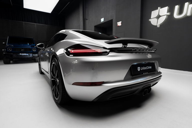 Porsche 718 Cayman