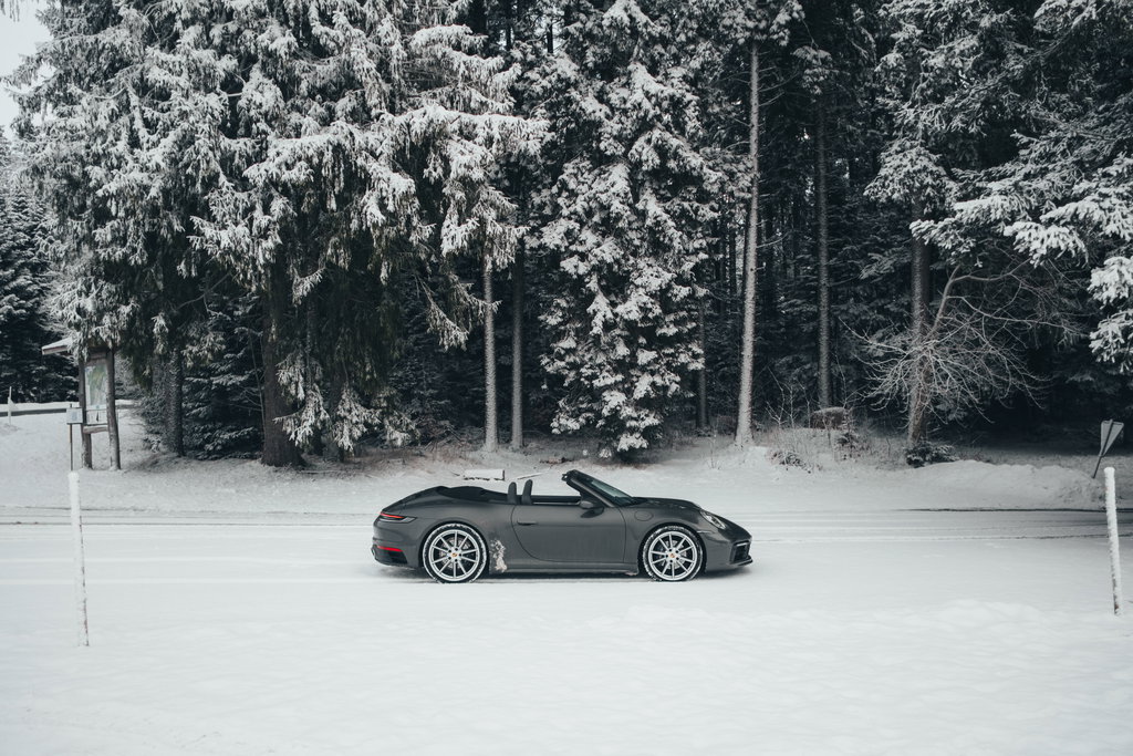 Porsche 992 Carrera 4