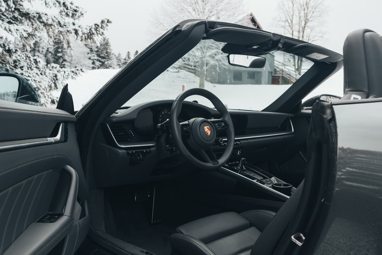 Porsche 992 Carrera 4