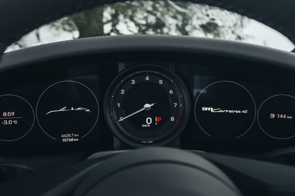 Porsche 992 Carrera 4