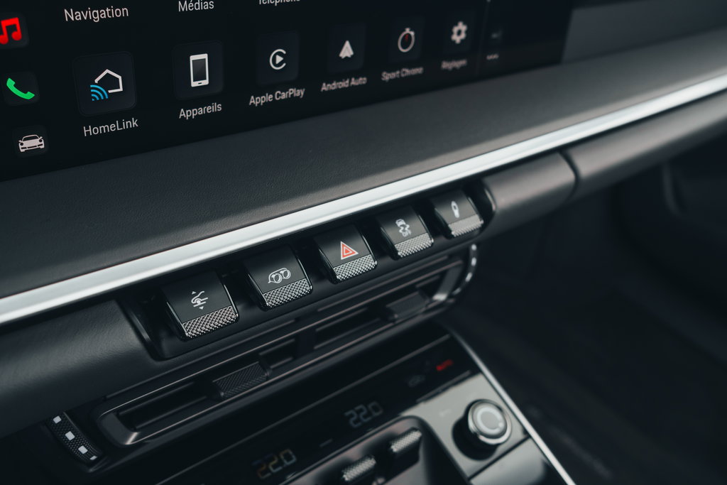 Porsche 992 Carrera 4