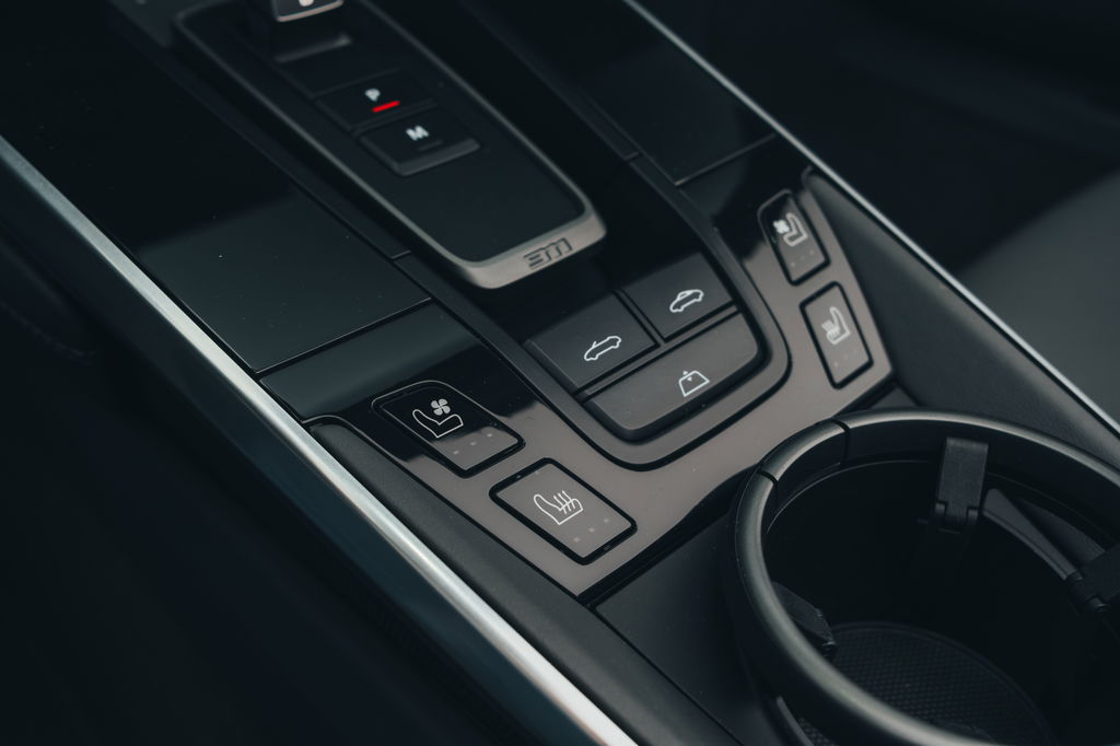 Porsche 992 Carrera 4