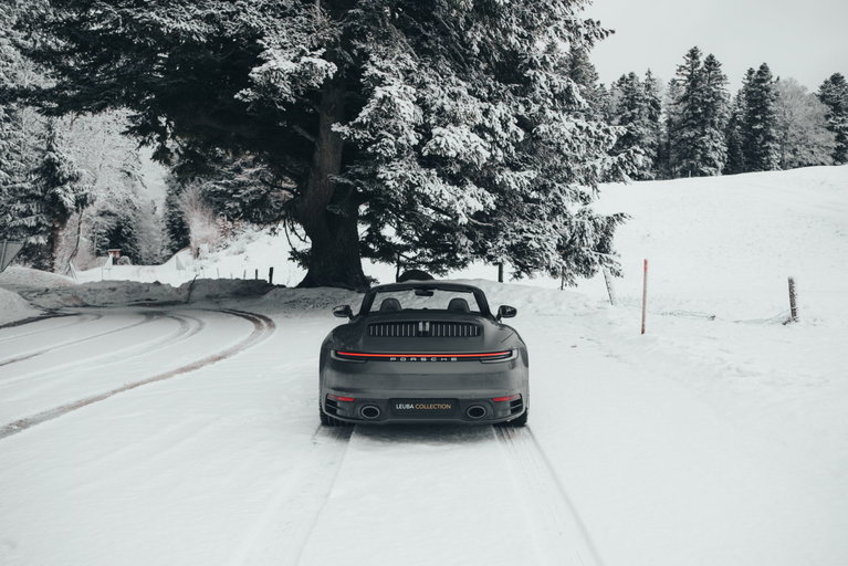 Porsche 992 Carrera 4