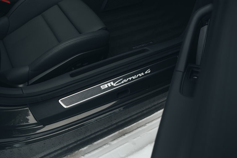 Porsche 992 Carrera 4