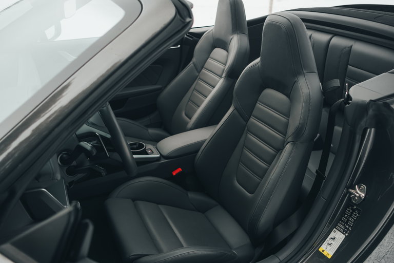 Porsche 992 Carrera 4