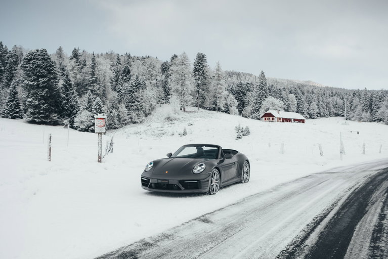Porsche 992 Carrera 4