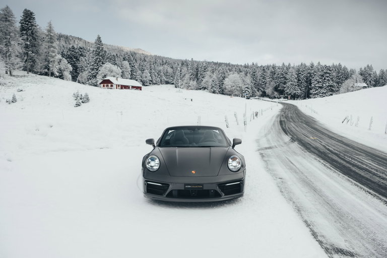 Porsche 992 Carrera 4