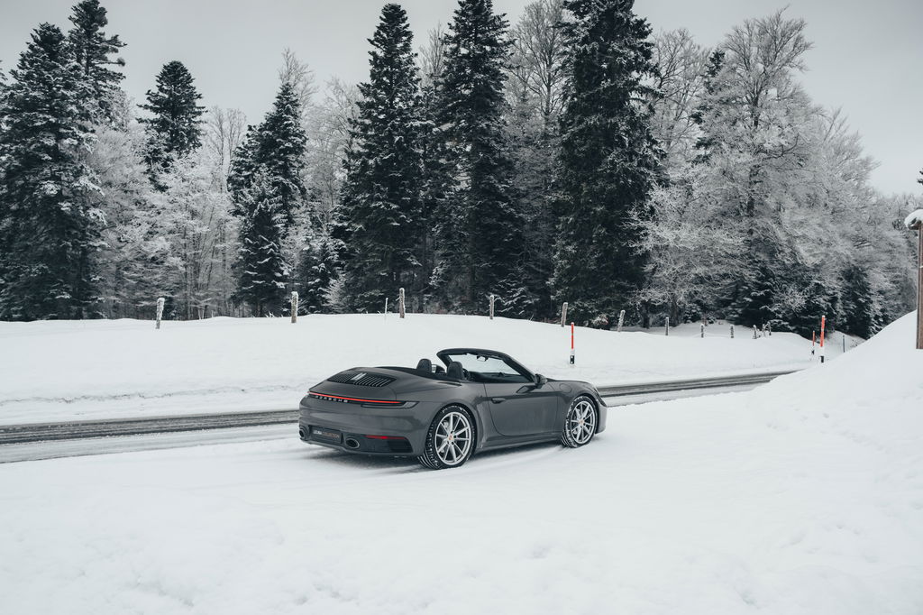 Porsche 992 Carrera 4