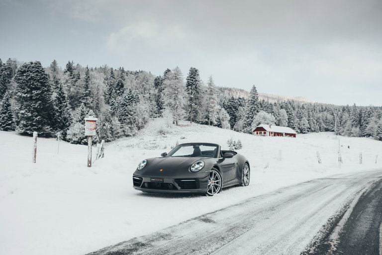 Porsche 992 Carrera 4