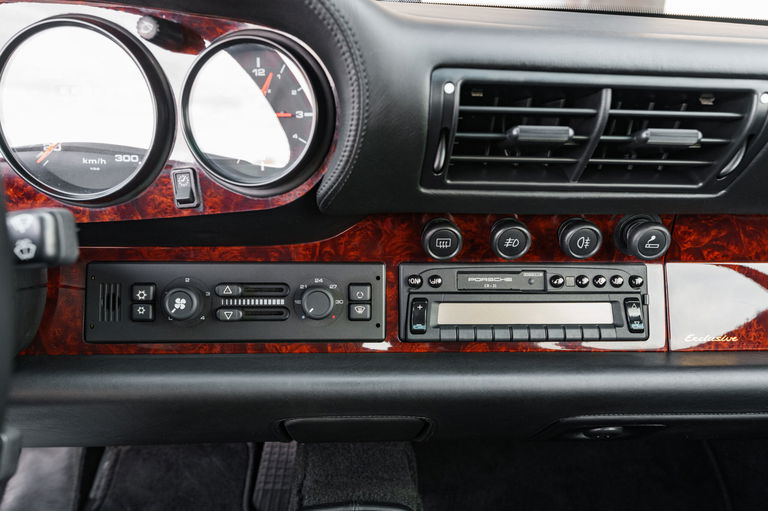 Porsche 993 Carrera 4S