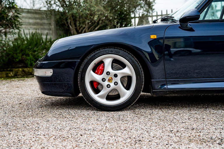 Porsche 993 Carrera 4S