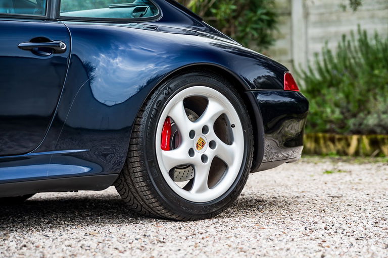 Porsche 993 Carrera 4S