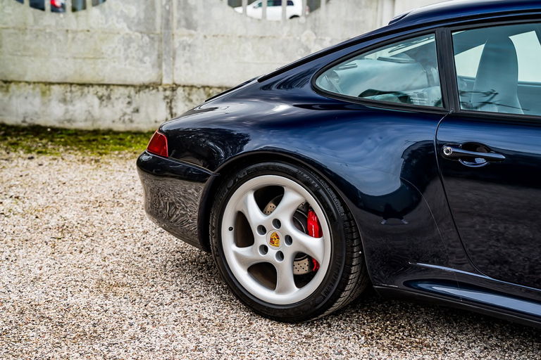 Porsche 993 Carrera 4S