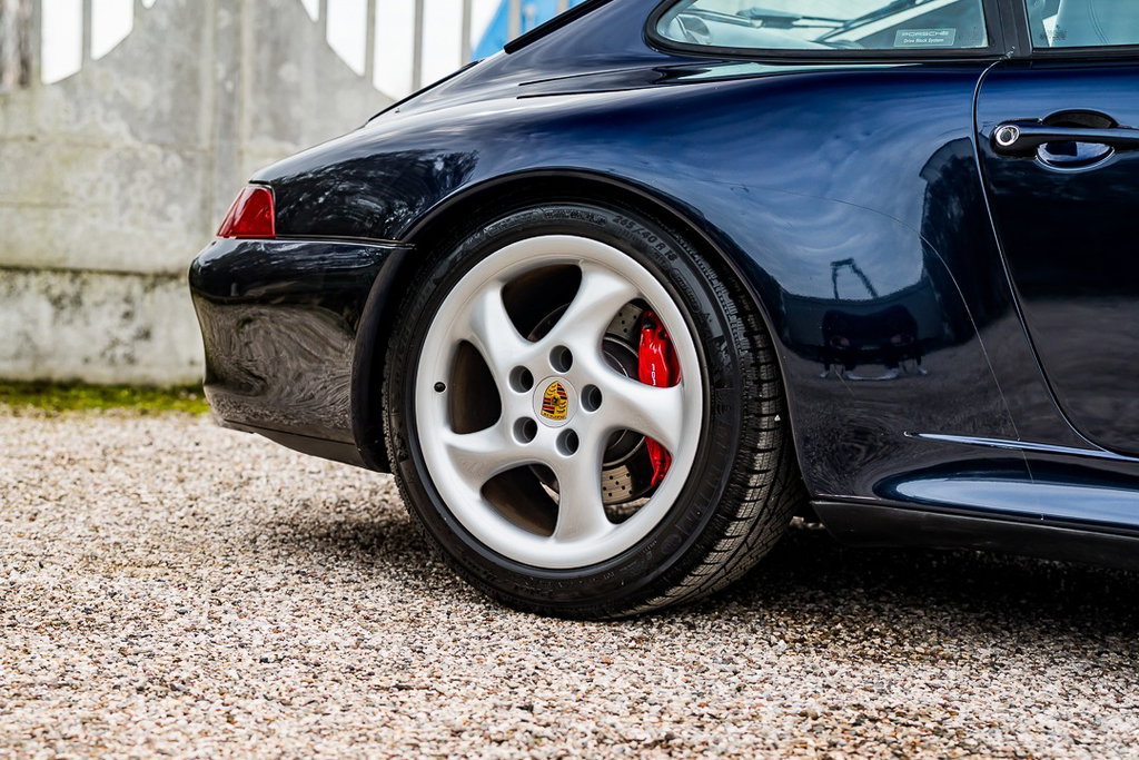 Porsche 993 Carrera 4S