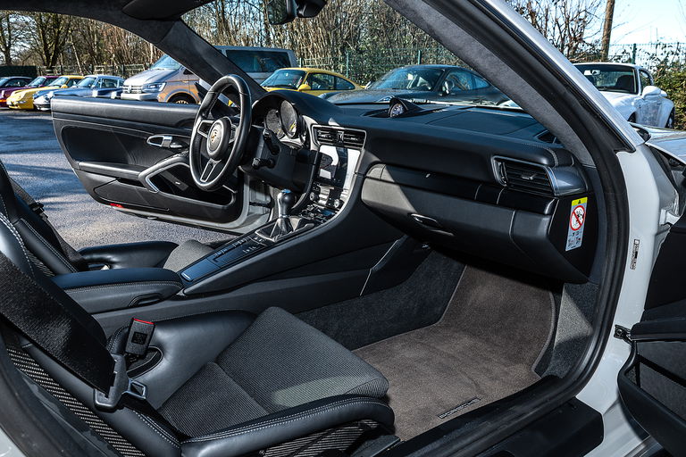 Porsche 991.2 GT3 Touring