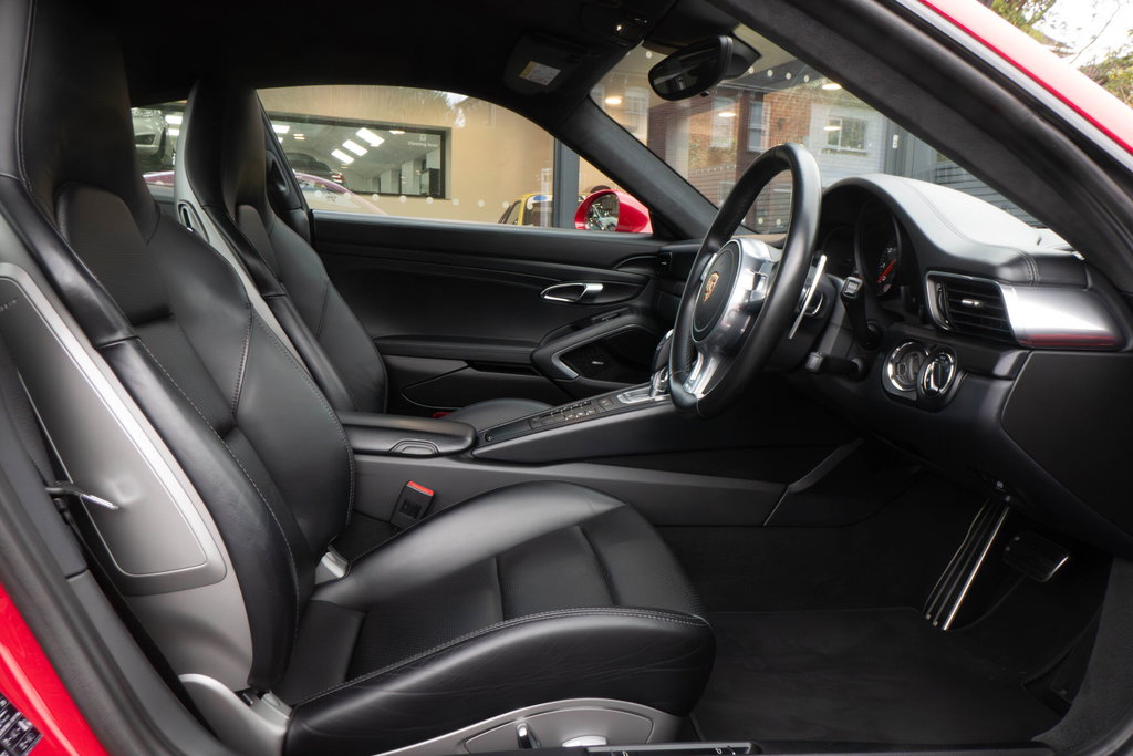 Porsche 991 Carrera GTS