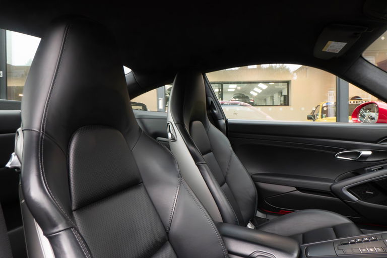 Porsche 991 Carrera GTS