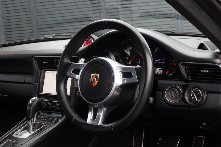 Porsche 991 Carrera GTS