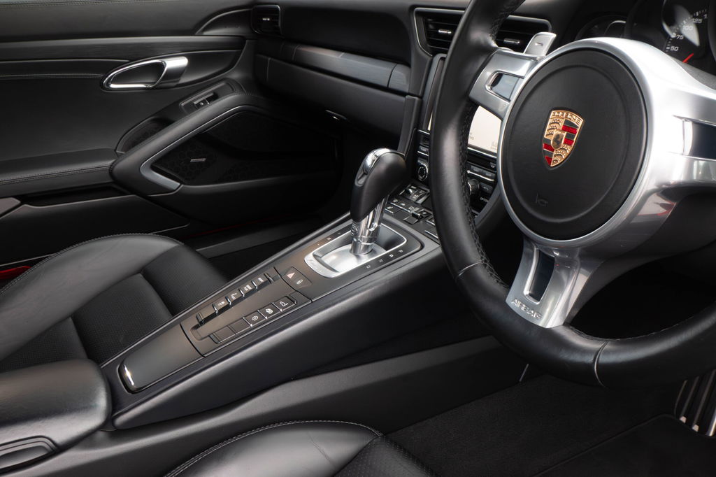 Porsche 991 Carrera GTS