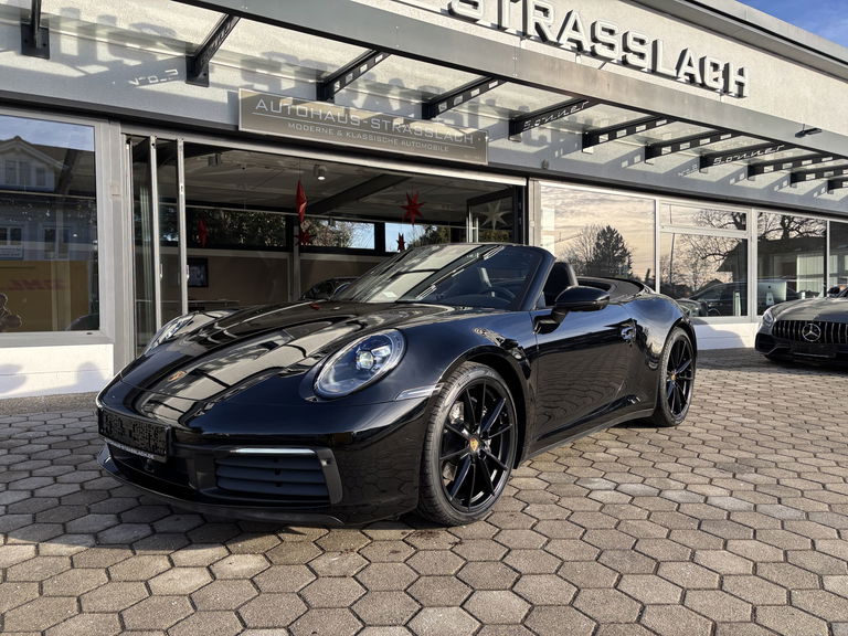 Porsche 992 Carrera 4