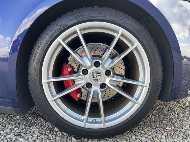 Porsche 992 Carrera 4S