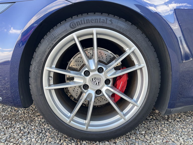 Porsche 992 Carrera 4S