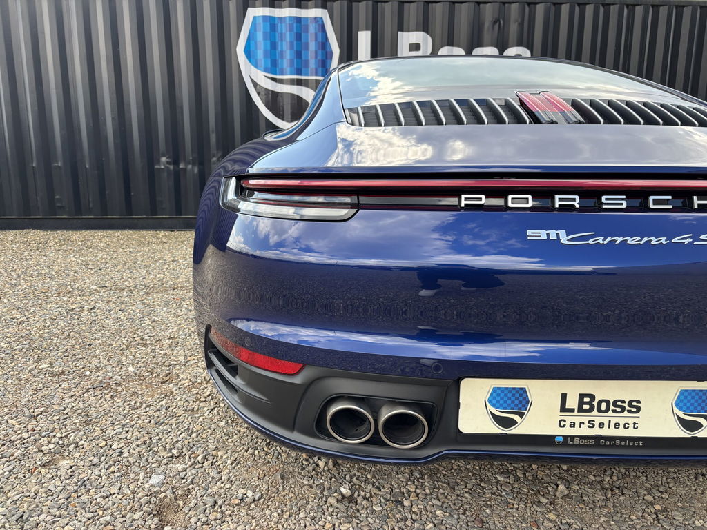 Porsche 992 Carrera 4S