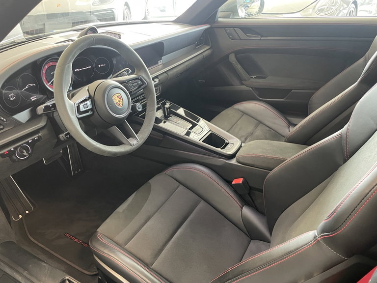 Porsche 992 Carrera GTS