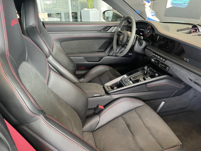 Porsche 992 Carrera GTS