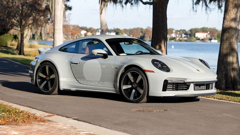 Porsche 992 Sport Classic