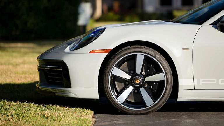 Porsche 992 Sport Classic