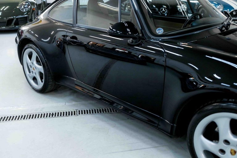 Porsche 993 Carrera 4S