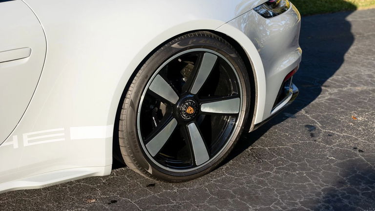 Porsche 992 Sport Classic