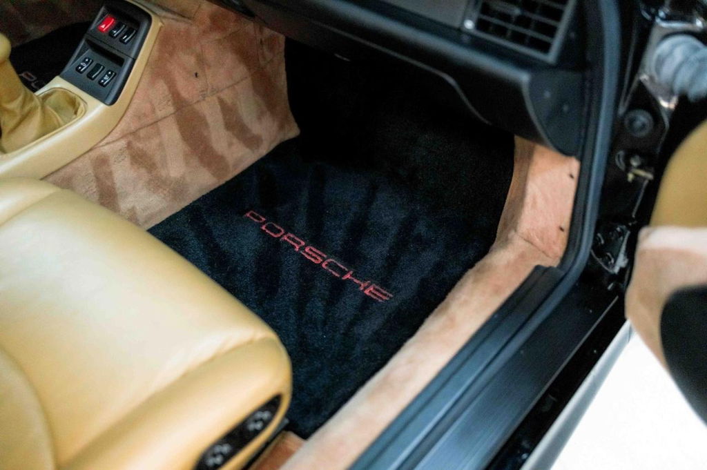 Porsche 993 Carrera 4S