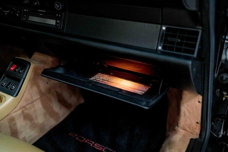 Porsche 993 Carrera 4S