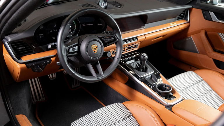 Porsche 992 Sport Classic