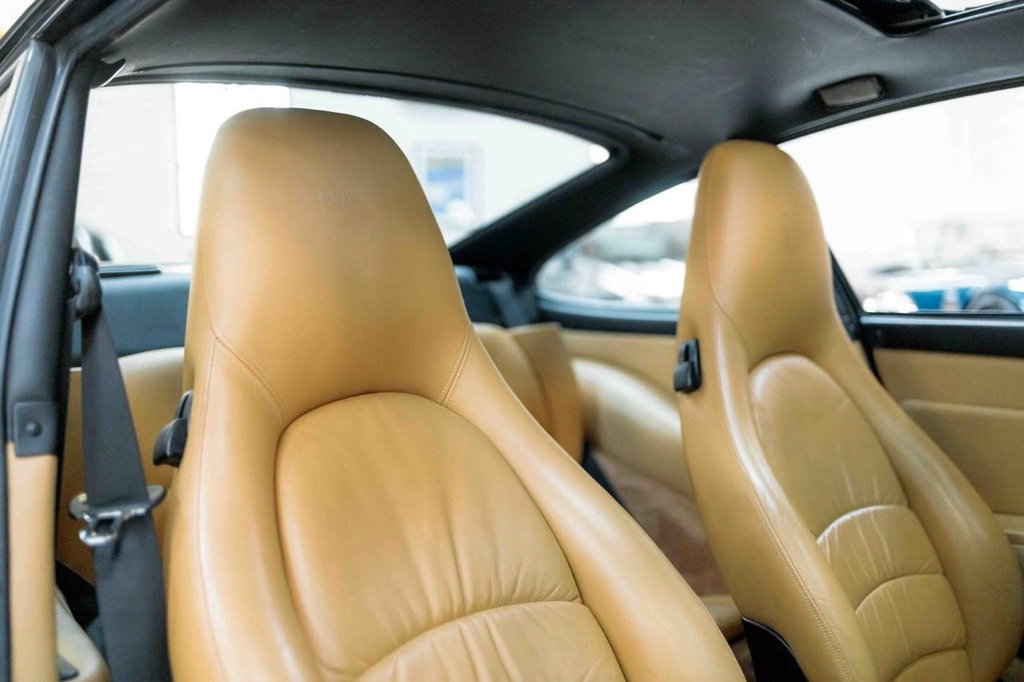 Porsche 993 Carrera 4S