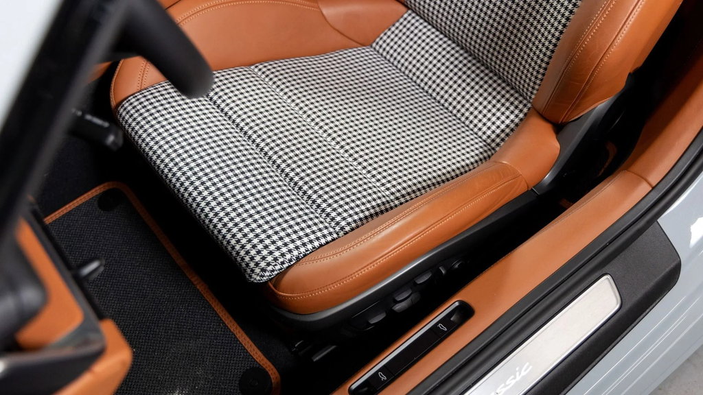 Porsche 992 Sport Classic