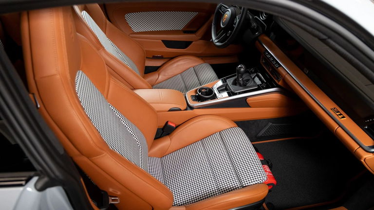 Porsche 992 Sport Classic