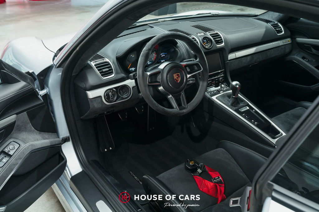 Porsche 981 Cayman GT4