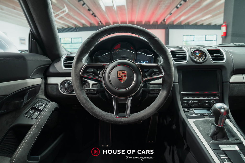 Porsche 981 Cayman GT4