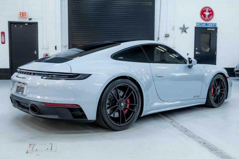 Porsche 992 Carrera GTS
