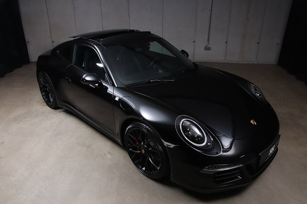 Porsche 991 Carrera 4 GTS