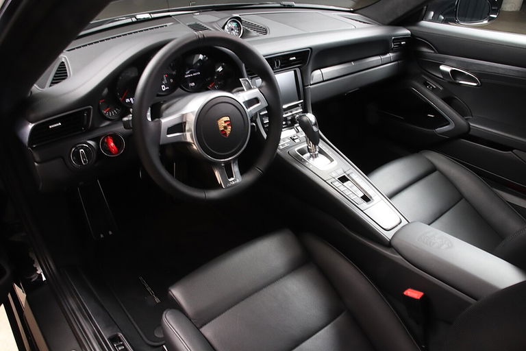 Porsche 991 Carrera 4 GTS